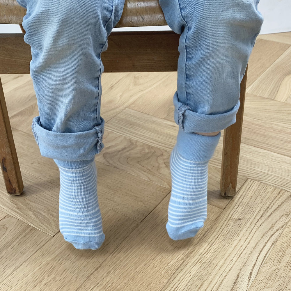 Organic Stay-On Non-Slip Socks - Sky Blue Stripe