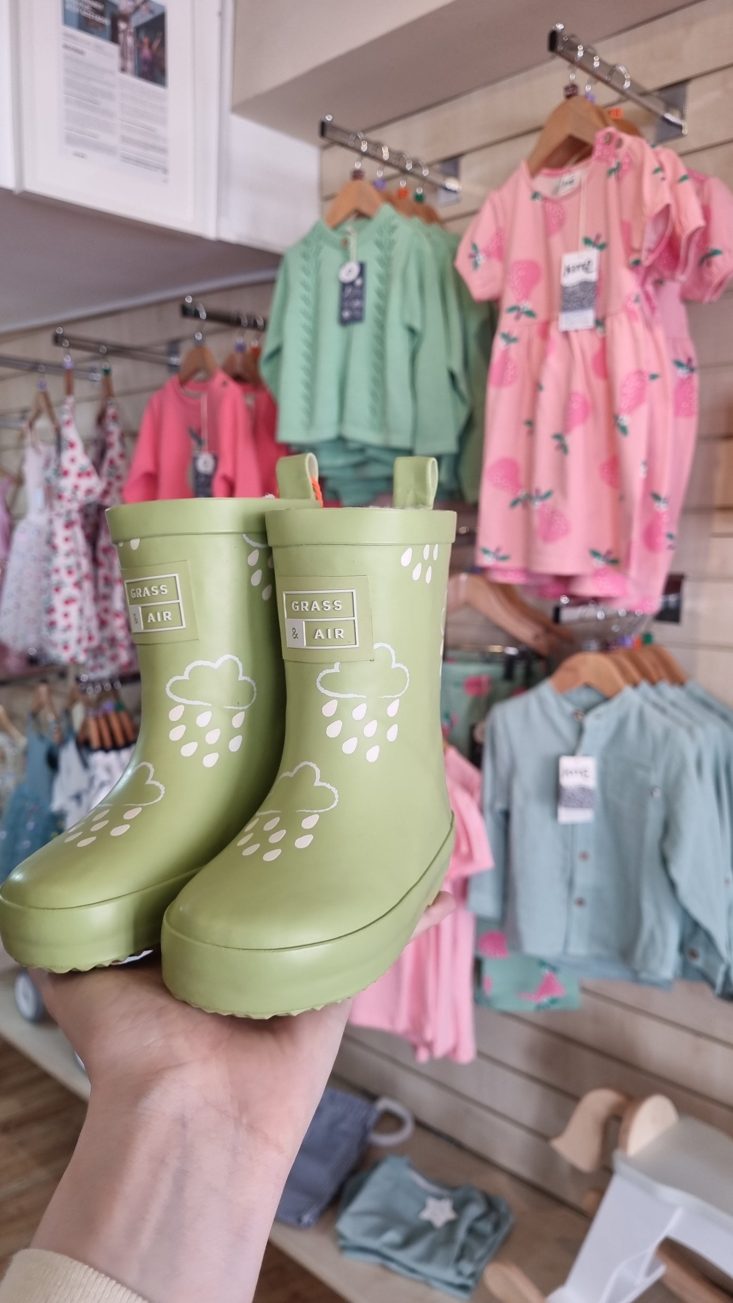 Glacial Green Colour-Changing Winter Wellies with Teddy Fleece Lining
