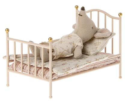 Vintage Bed - Rose - Bizzybods
