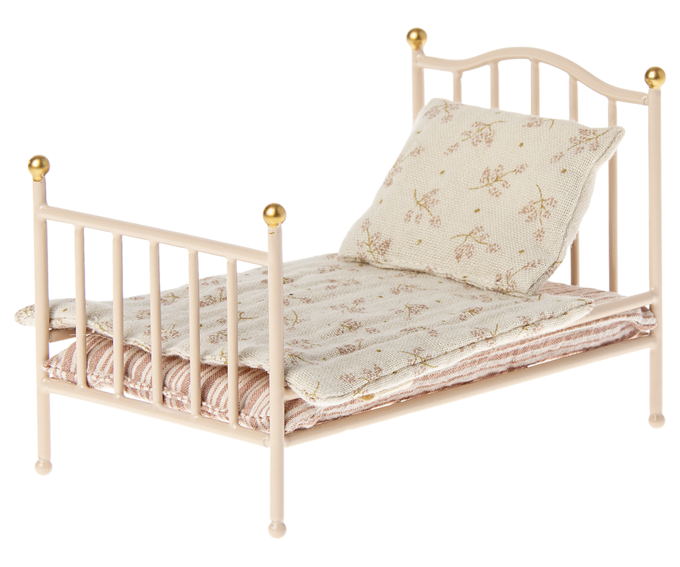 Vintage Bed - Rose