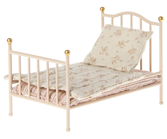 Vintage Bed - Rose