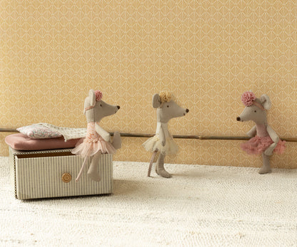 Ballerina Mouse Little Sister - Off White PRE-ORDER